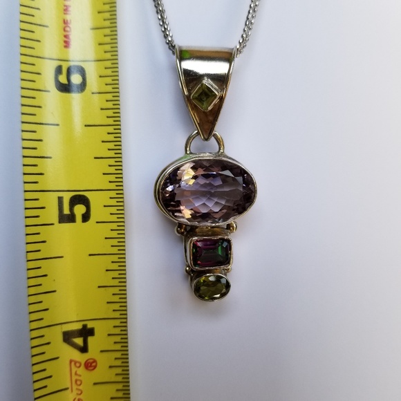 Pendant and Earring set 🤩 - Picture 2 of 6
